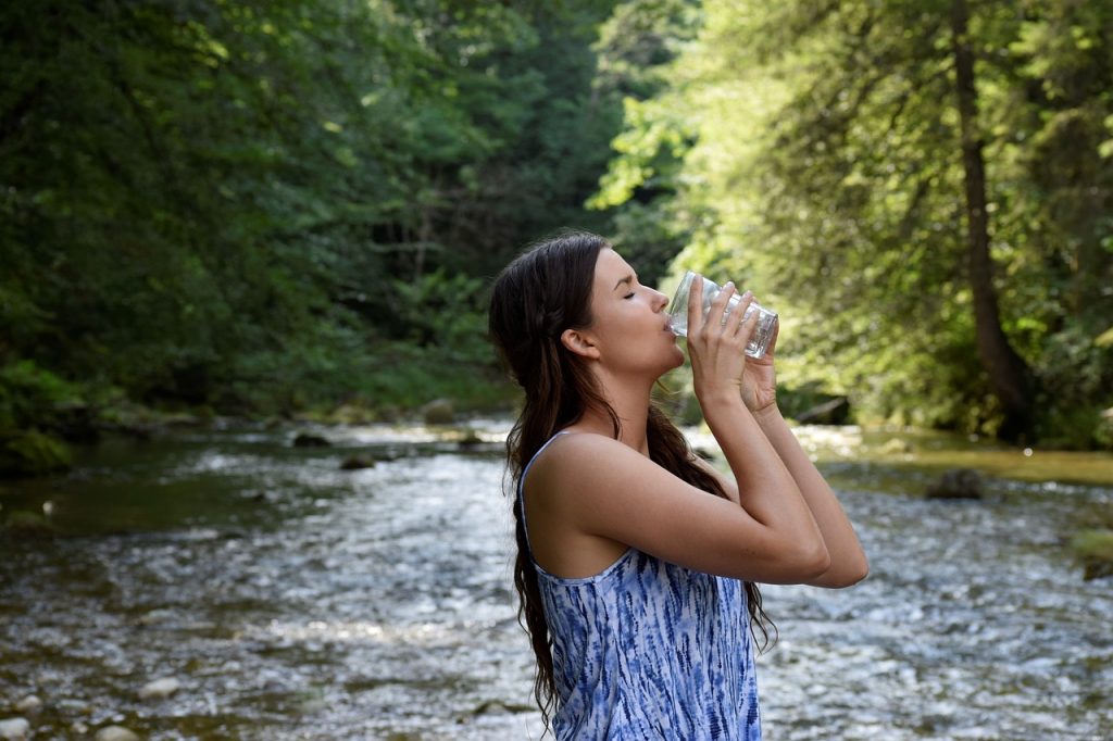 flow, water, woman-3528344.jpg